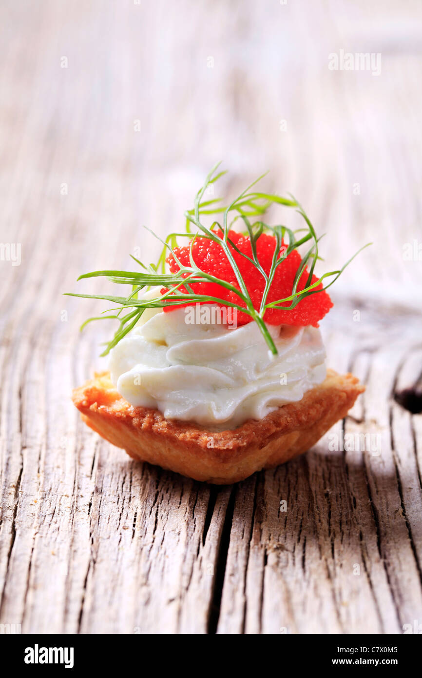 Pasticceria base-Crostino con diffusione salato e caviale Foto Stock
