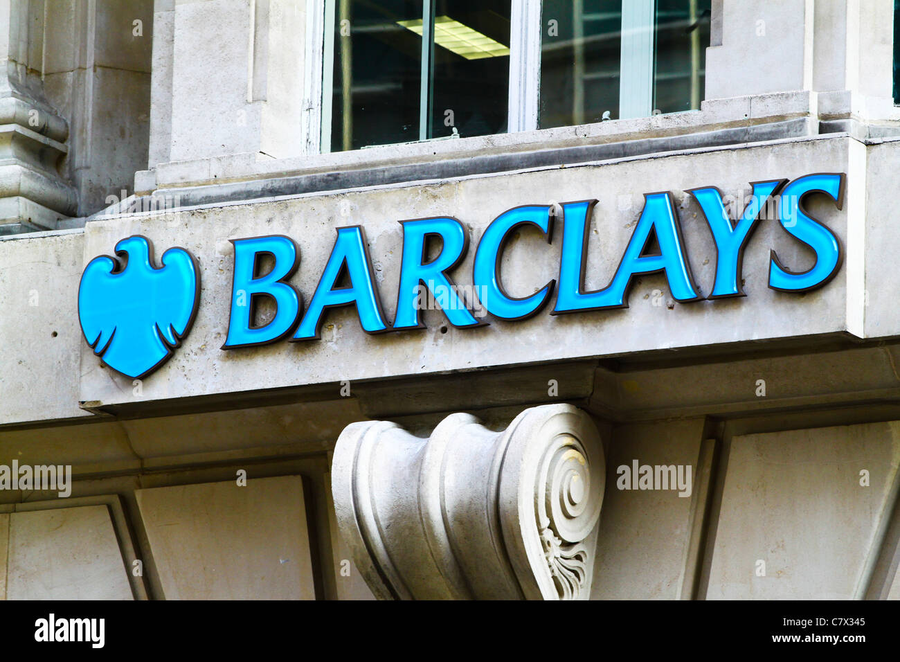 Un Barclays Bank segno su un ramo in Londra Foto Stock