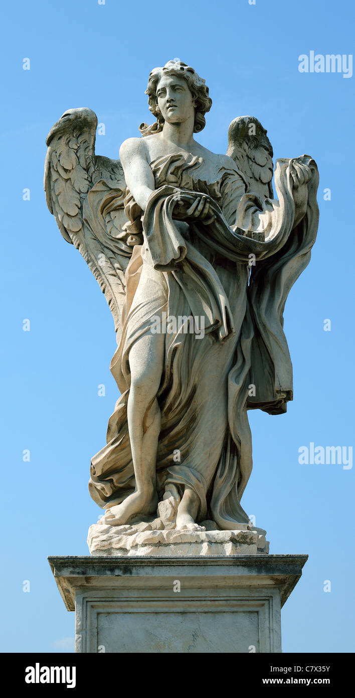 Statua di angelo Ponte Sant Angelo Roma Foto Stock