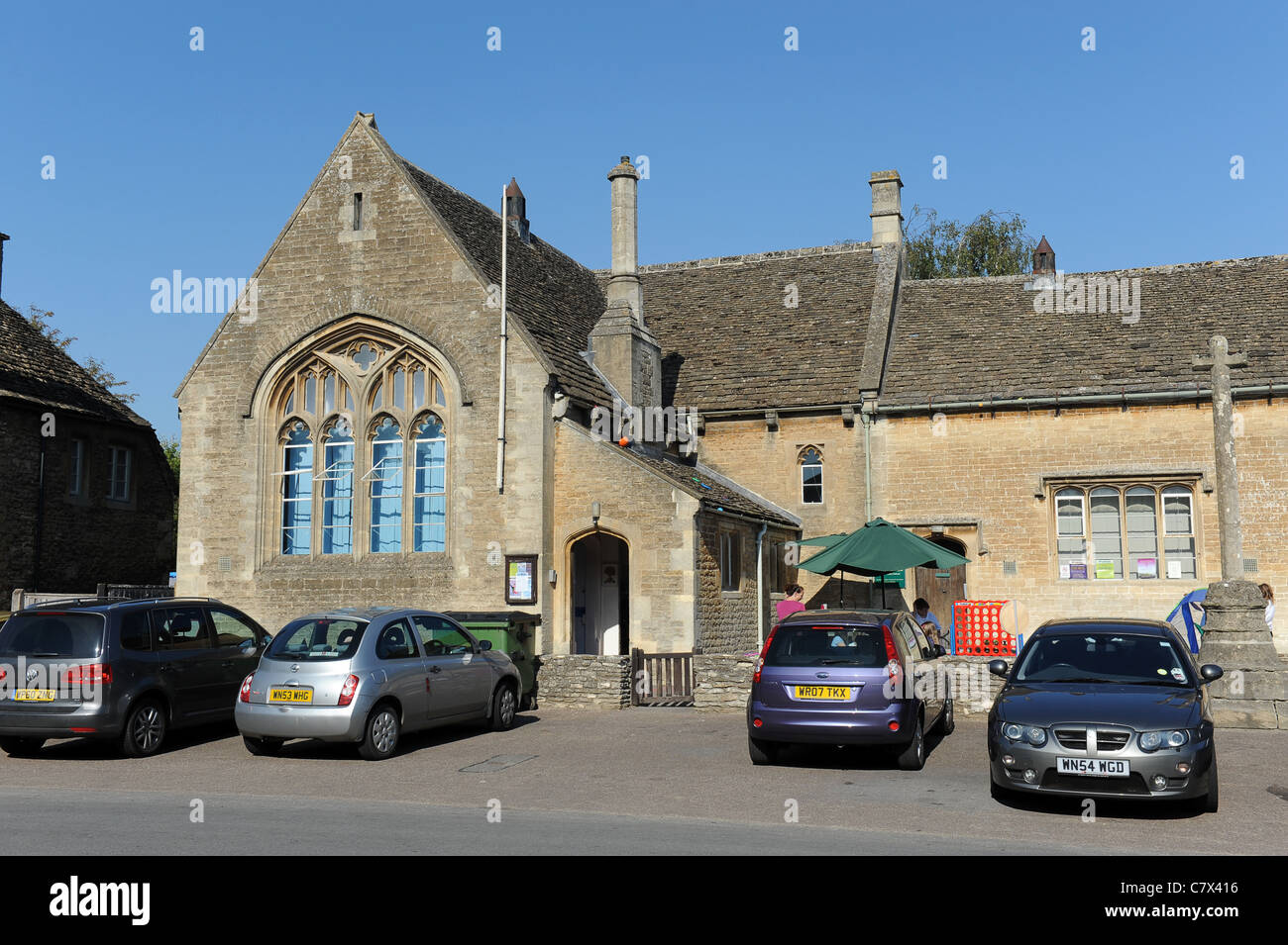 Il villaggio di Lacock School di Lacock Wiltshire Regno Unito Foto Stock