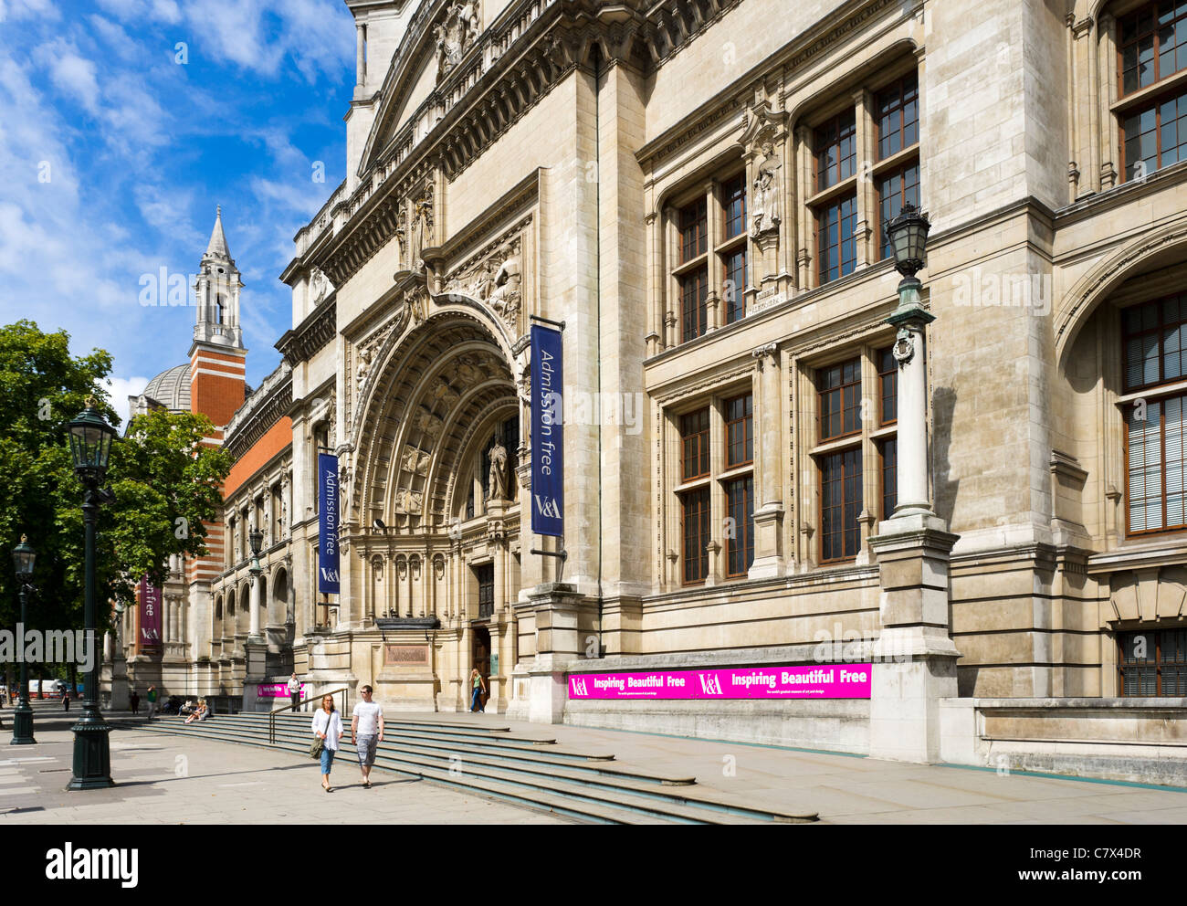 Il Victoria and Albert Museum, Exhibition Road, South Kensington, London, England, Regno Unito Foto Stock