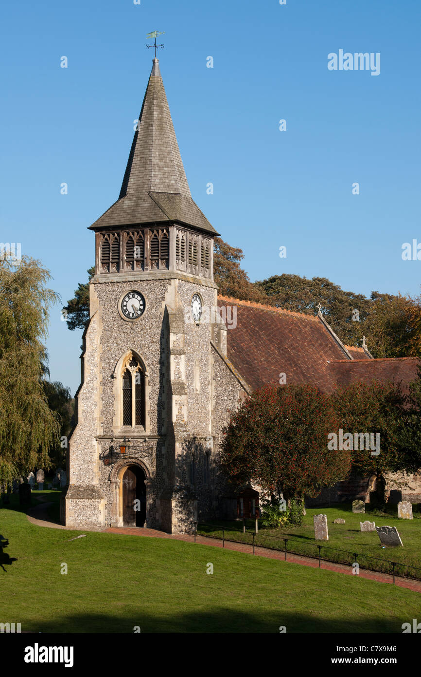 San Nicola, chiesa parrocchiale del villaggio di Hampshire di Wickham, Wickham, Hampshire, Inghilterra, Regno Unito. Foto Stock