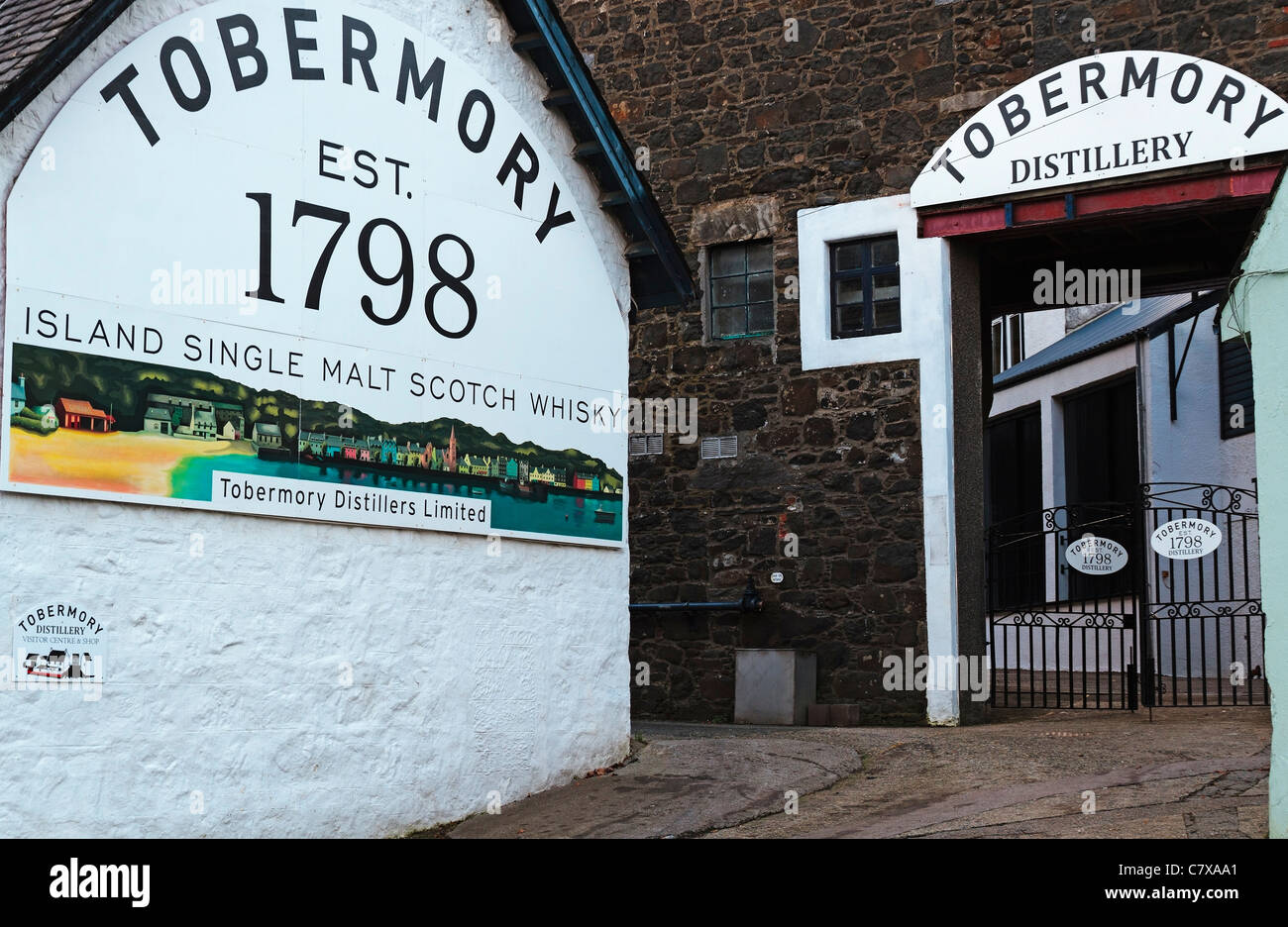 Distilleria di Tobermory, distilleria di Tobermory Whisky, Tobermory, Isle of Mull, Argyll and Bute, Scozia, Regno Unito Foto Stock