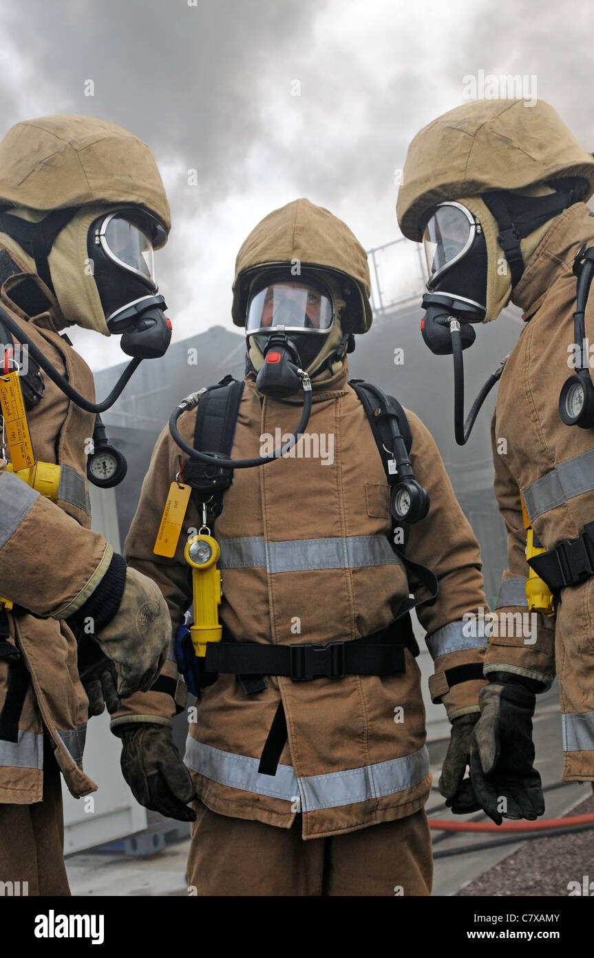 Regno Unito vigili del fuoco la formazione a fuoco la massa di formazione Sumburgh Shetland Foto Stock