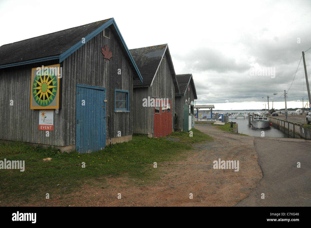Baracche di pesca sono schierate nel porto di Georgetown, Prince Edward Island, Canada Foto Stock