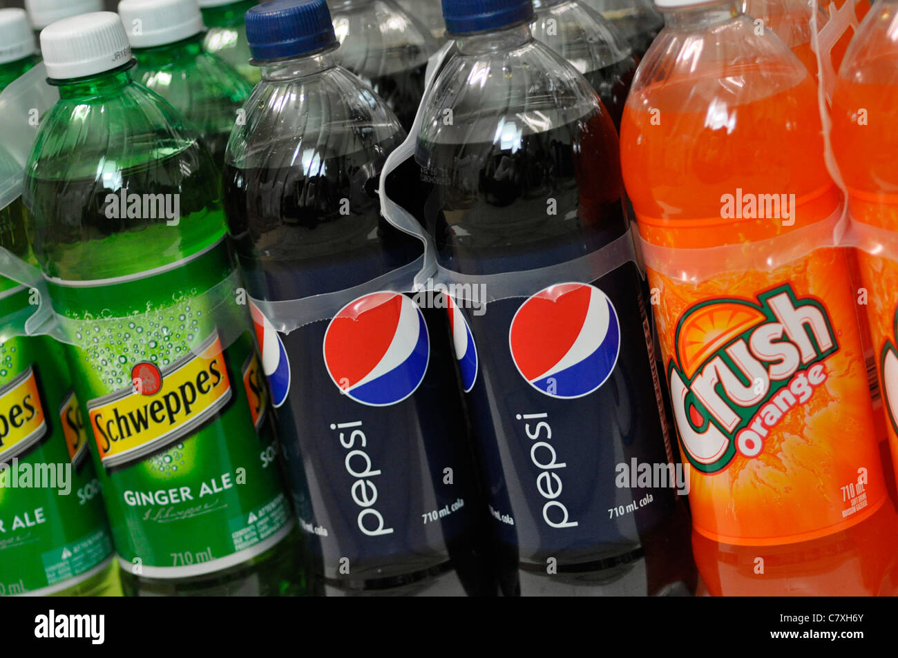 Bottiglie di Pop, Soft Drinks, Cola Foto Stock