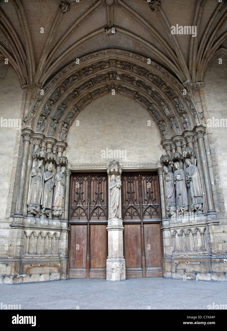 Parigi - portale di Saint Germain-l'Auxerrois chiesa gotica Foto Stock