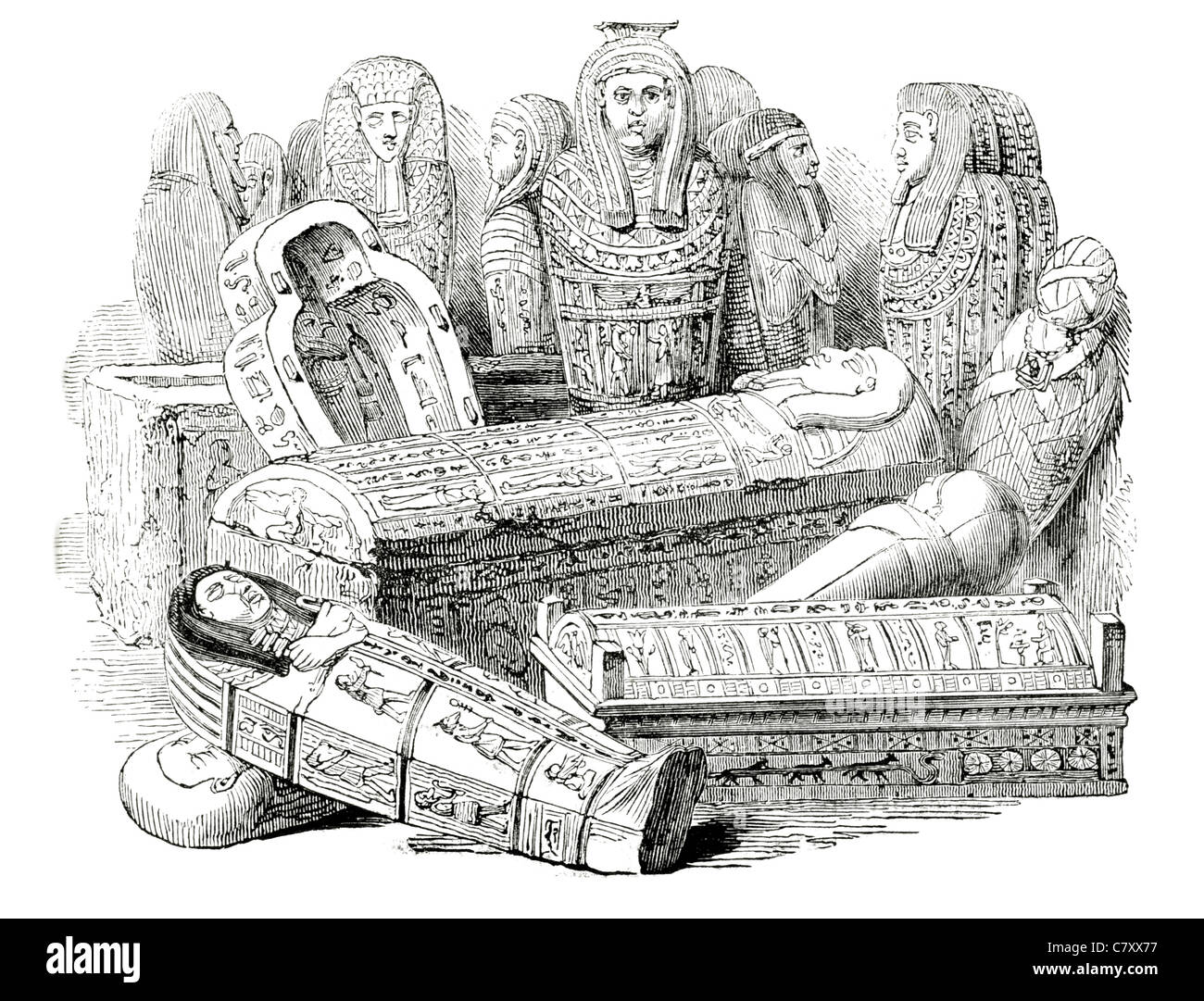 Sarcofago ricettacolo funebre corpse scolpito in pietra tagliata mummia di marmo della tomba del faraone Egizio elaborare sepolture Foto Stock