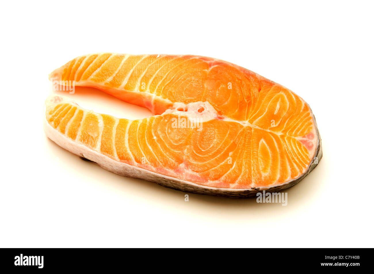 Bistecca di salmone su sfondo bianco Foto Stock