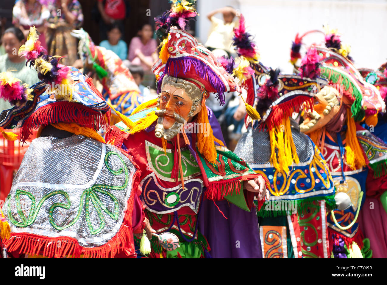 Tradizionale danza guatemalteco che raccontano la storia dei conquistadores in Guatemala. Foto Stock