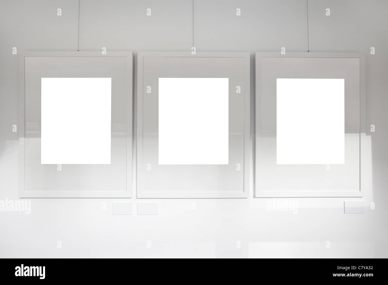 Cornici bianche sul muro immagini e fotografie stock ad alta risoluzione -  Alamy
