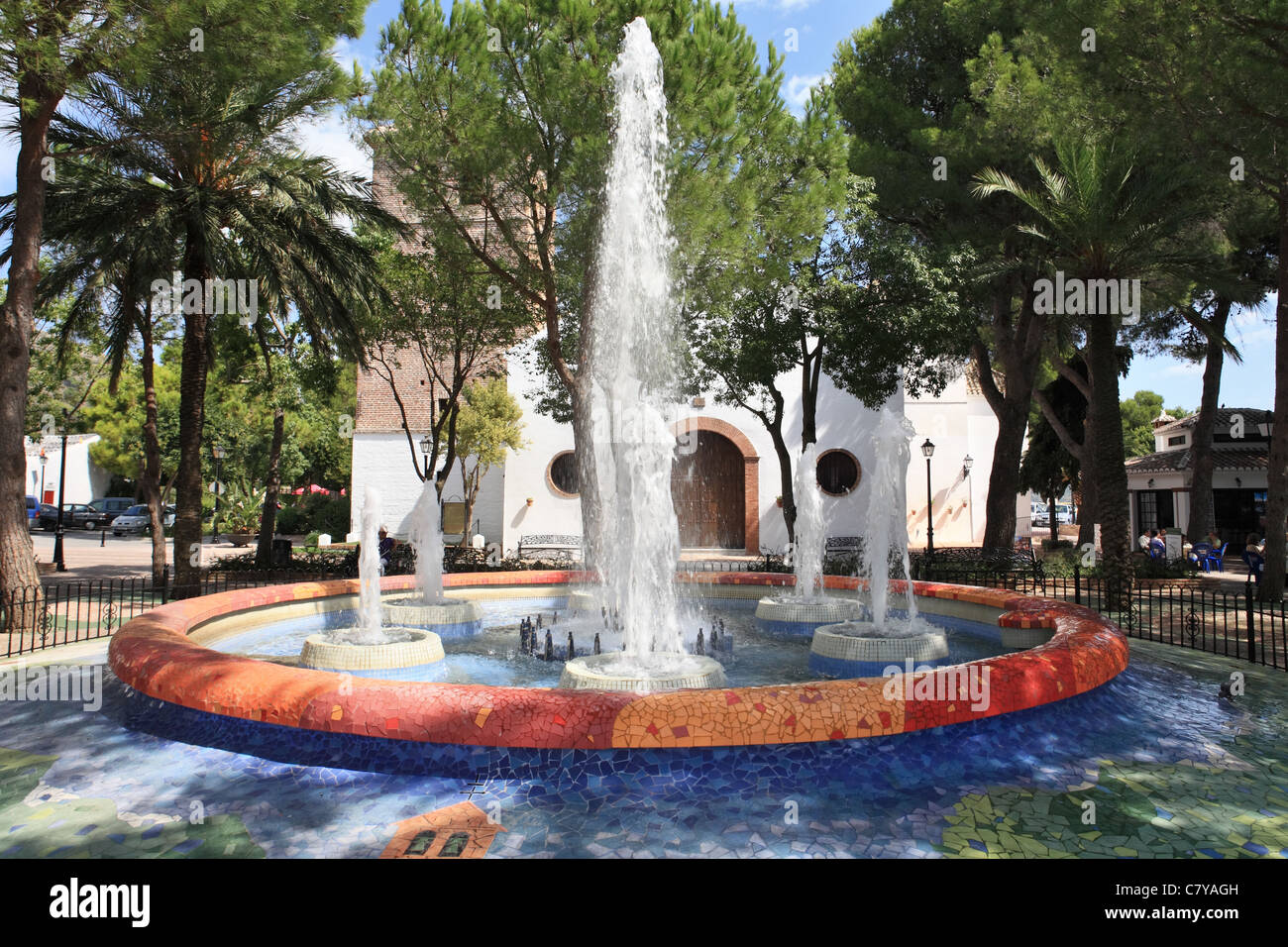 Fontana entro la città andalusa di Mijas, vicino a Malaga, Spagna Foto Stock