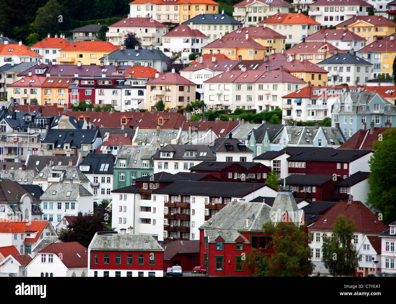 Bergen quartiere residenziale affacciato sul porto Foto Stock