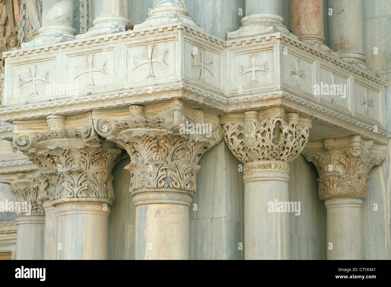 Capitelli delle colonne Basilica Cattedrale di San Marco Venezia Foto Stock