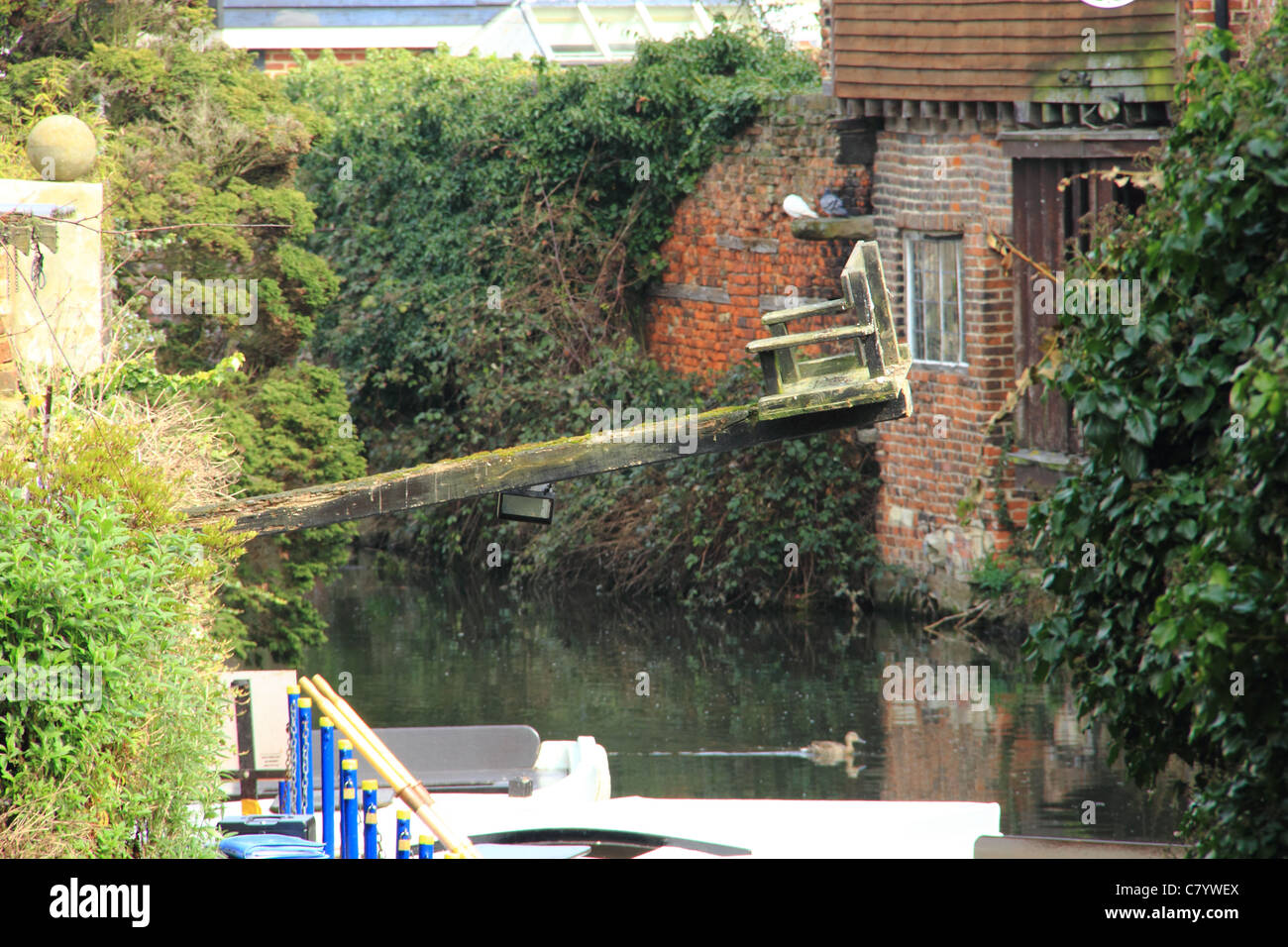 Streghe sedia in Canterbury vicino al fiume Stour Foto Stock