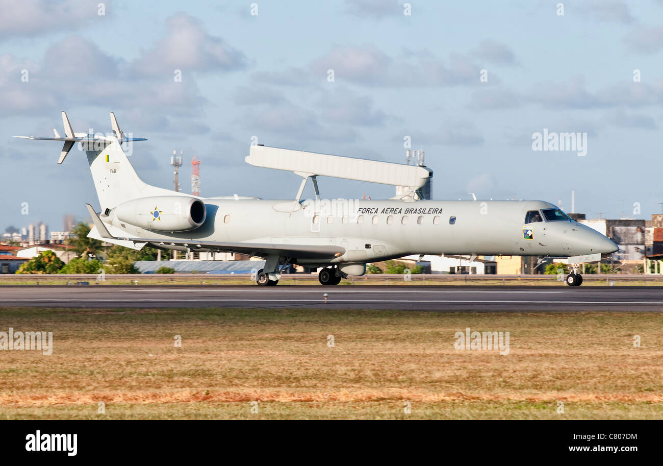 Una forza aerea brasiliana Embraer E-99 a Recife Air Force Base in Brasile. Foto Stock