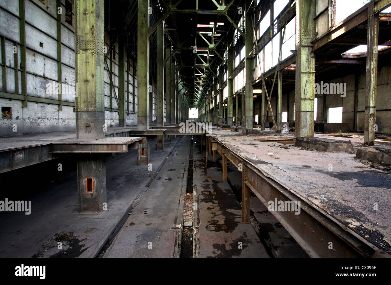 derelict rovina vecchia fabbrica Foto Stock