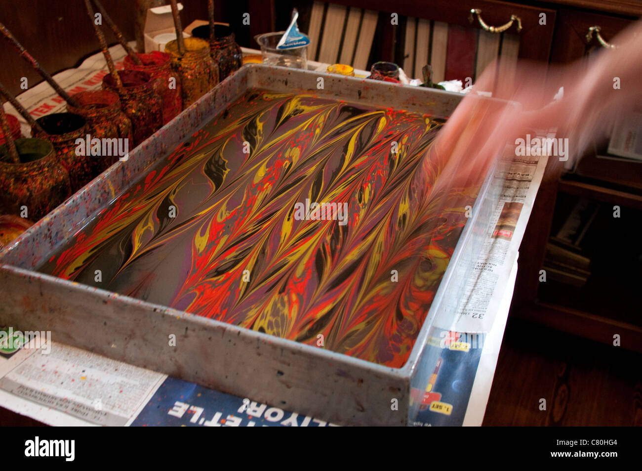 Ebru, un tipo di bagno turco tecnica di pittura, Istanbul, Turchia Foto Stock