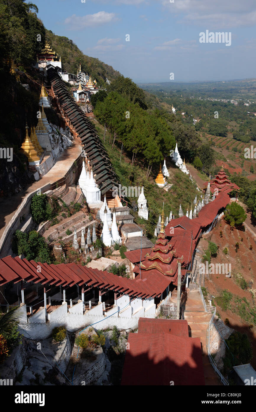 Myanmar Birmania, stato Shan, Pindaya grotta santuario buddista Foto Stock