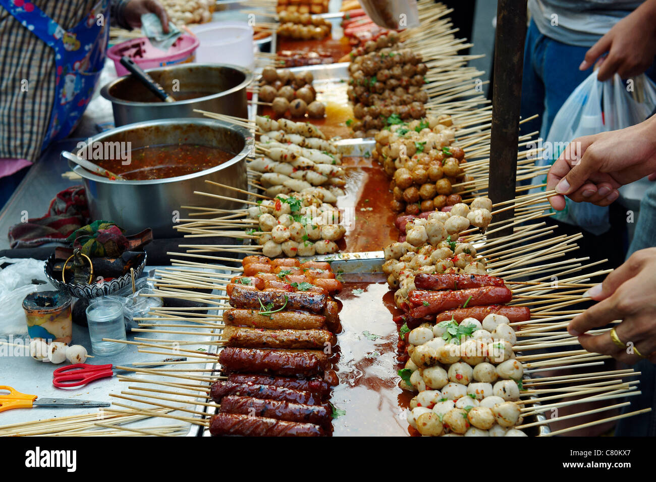 Thailandia, Bangkok, Ha Chang Pier, Street Food, Ristorante Foto Stock