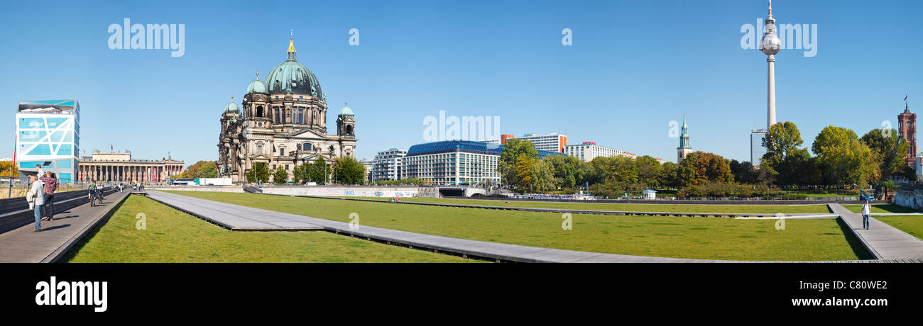 Il museo Island da Schlossplatz, con Berliner Dom, casella di Humboldt, Alte Nationalgalerie e Altes Museum di Berlino, Germania Foto Stock