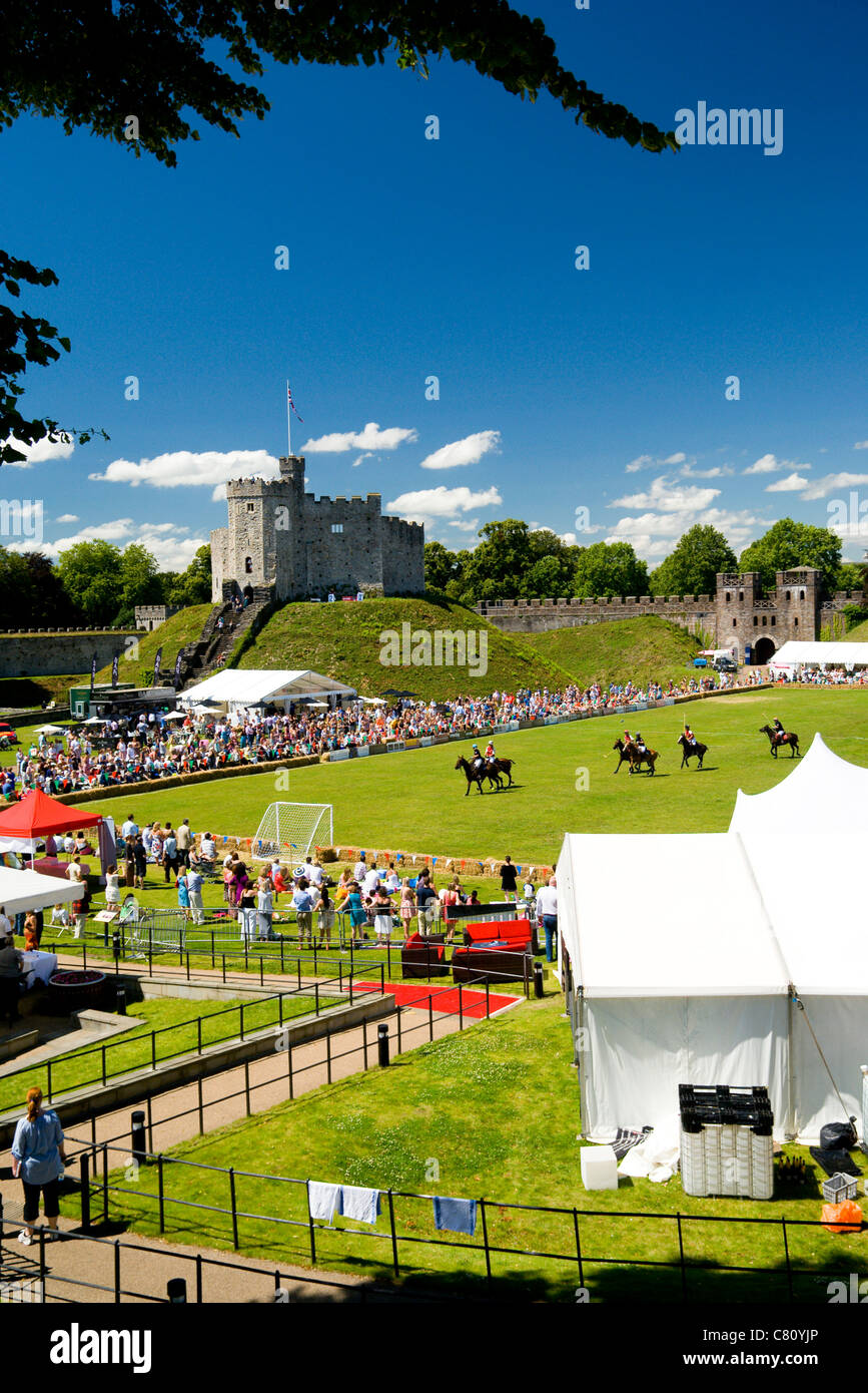 Partita di polo il castello di Cardiff Wales, Regno Unito Foto Stock