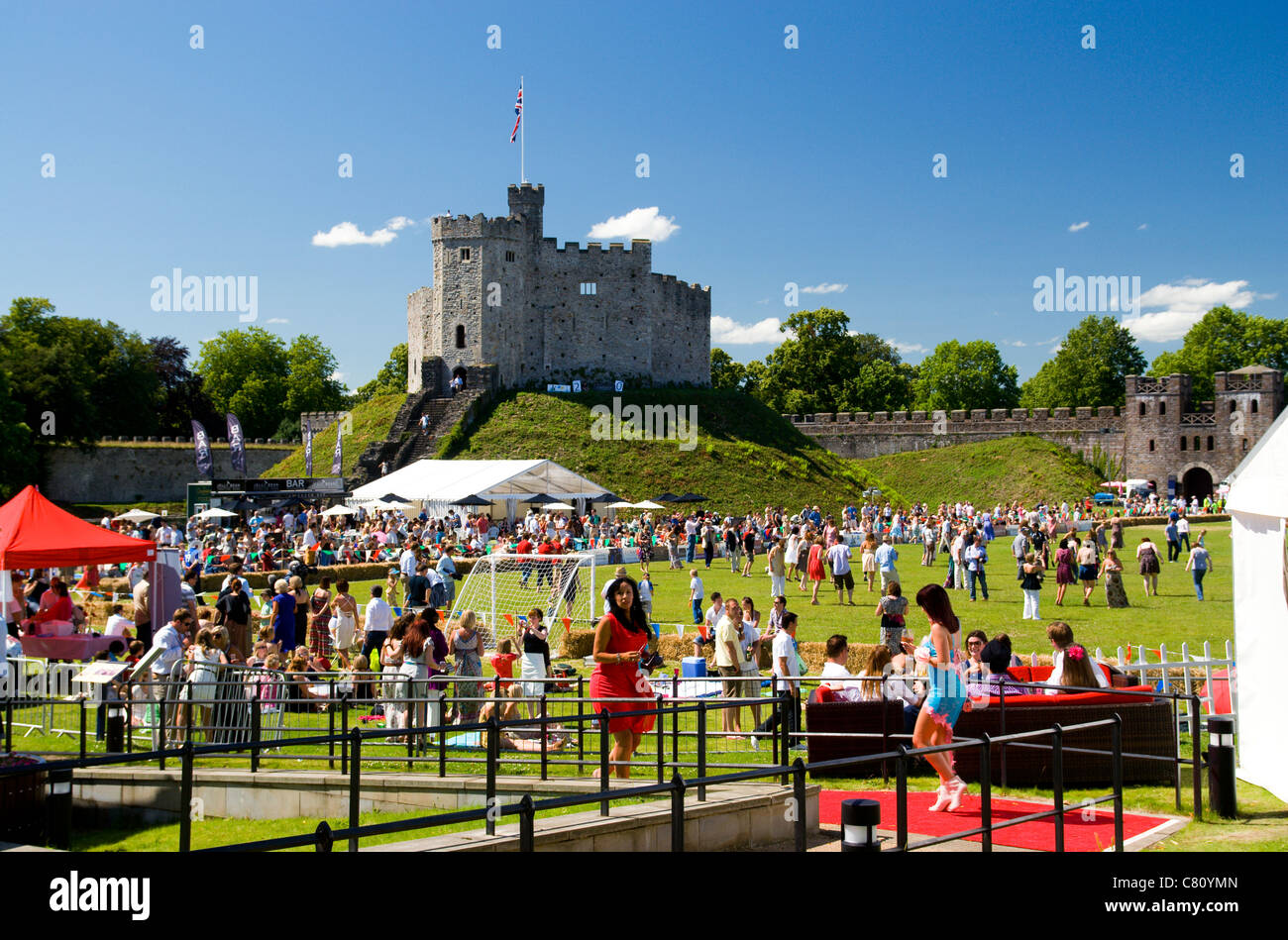 Partita di polo il castello di Cardiff Wales, Regno Unito Foto Stock