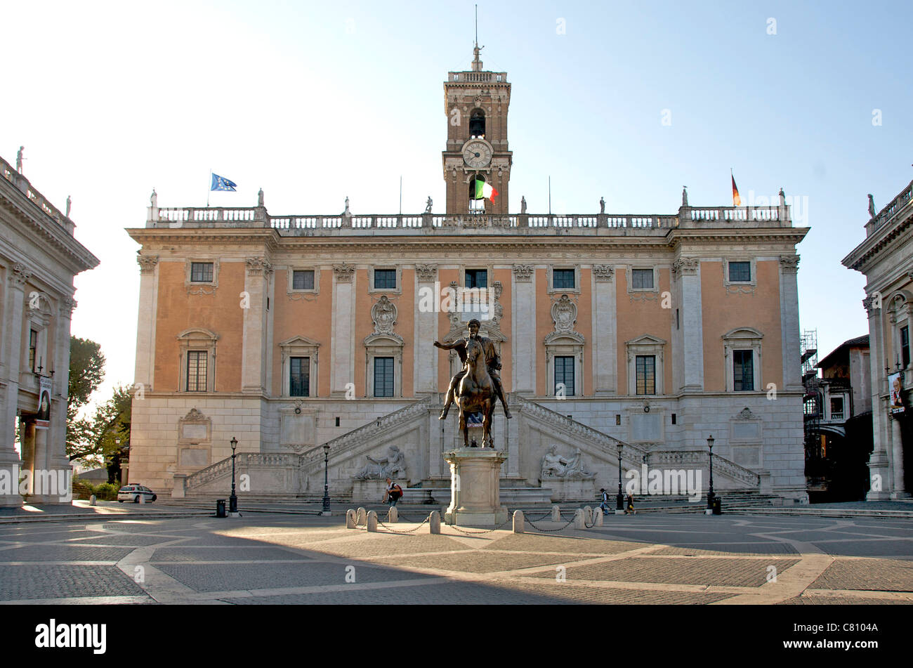 Palazzo Senatorio edificio di Piazza del Campidoglio sul colle Capitolino, Roma, Italia, Europa nel tardo pomeriggio la luce Foto Stock