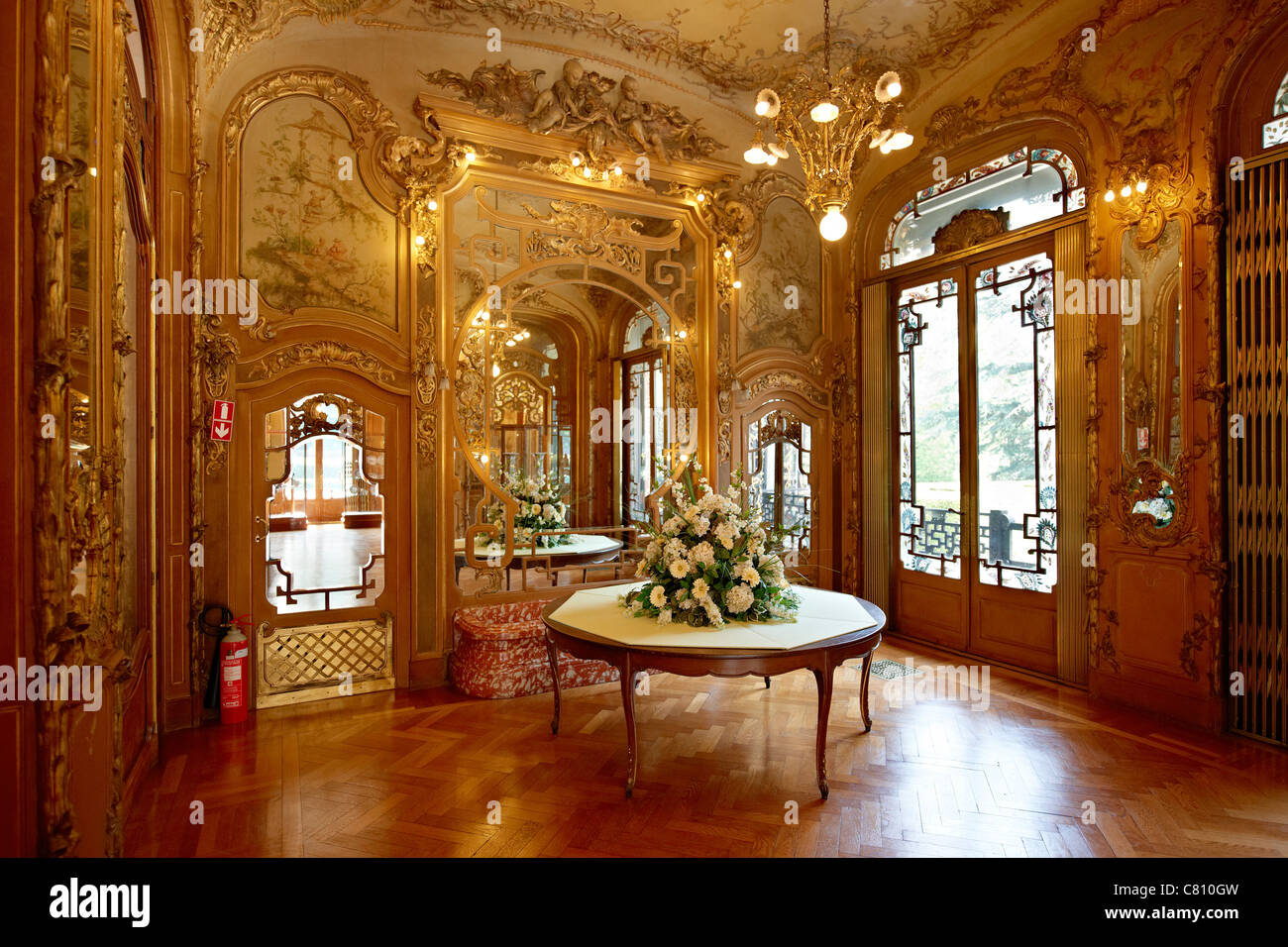 Interior shot del padiglione cinese, il Pavillon Chinois, Bruxelles, Belgio, Europa Foto Stock