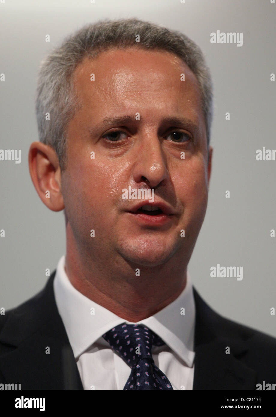 IVAN LEWIS MP OMBRA IL SEGRETARIO DI STATO PER IL 27 SETTEMBRE 2011 LA AAC LIVERPOOL ENGLAND Foto Stock