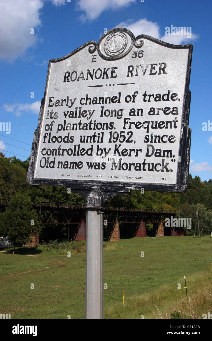 ROANOKE fiume canale precoce del commercio e la sua valle lungo una zona di piantagioni. Frequenti inondazioni fino al 1952 Foto Stock