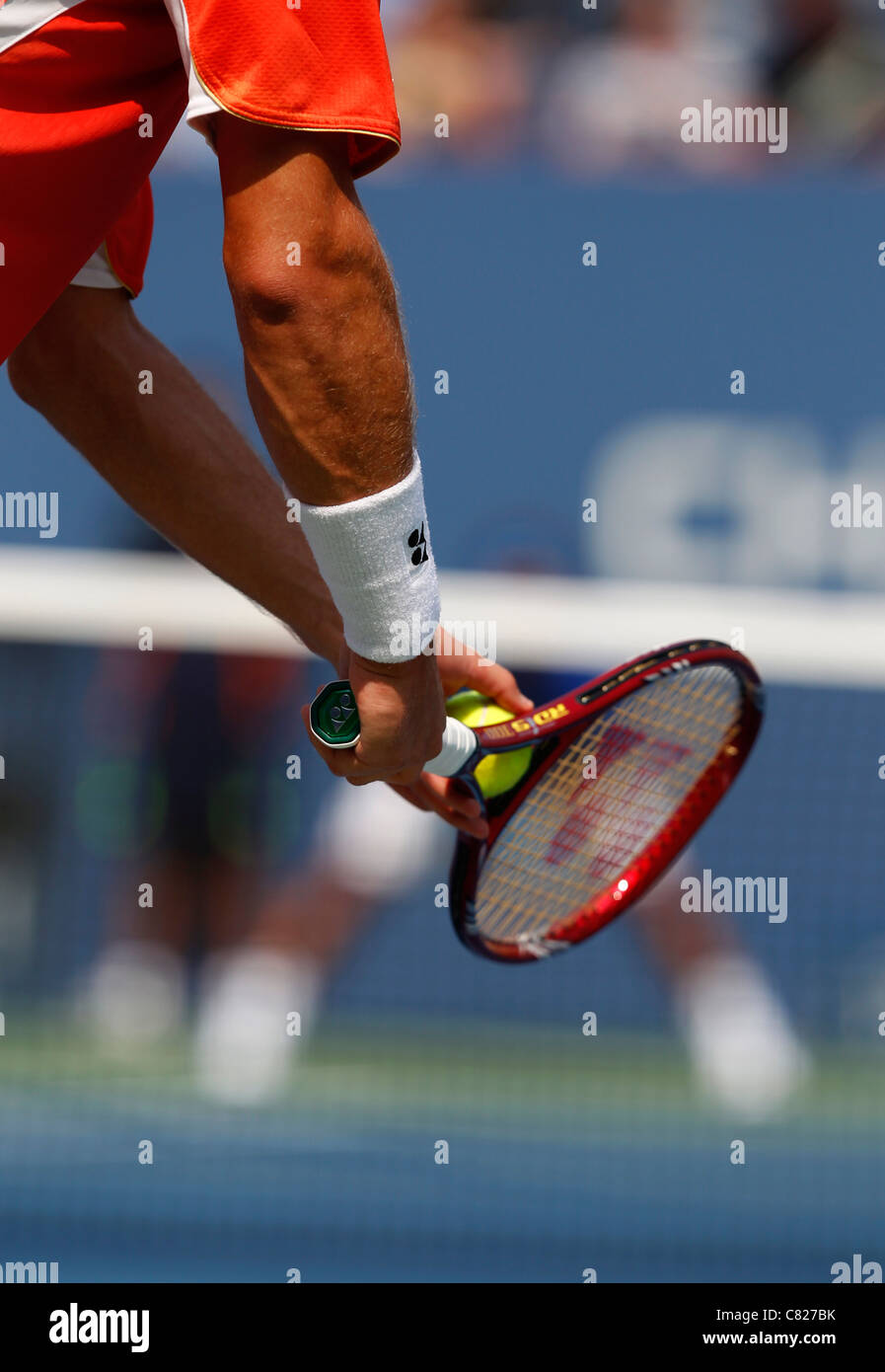 Giocatore di Tennis circa per servire all'U.S. Open 2011. Foto Stock