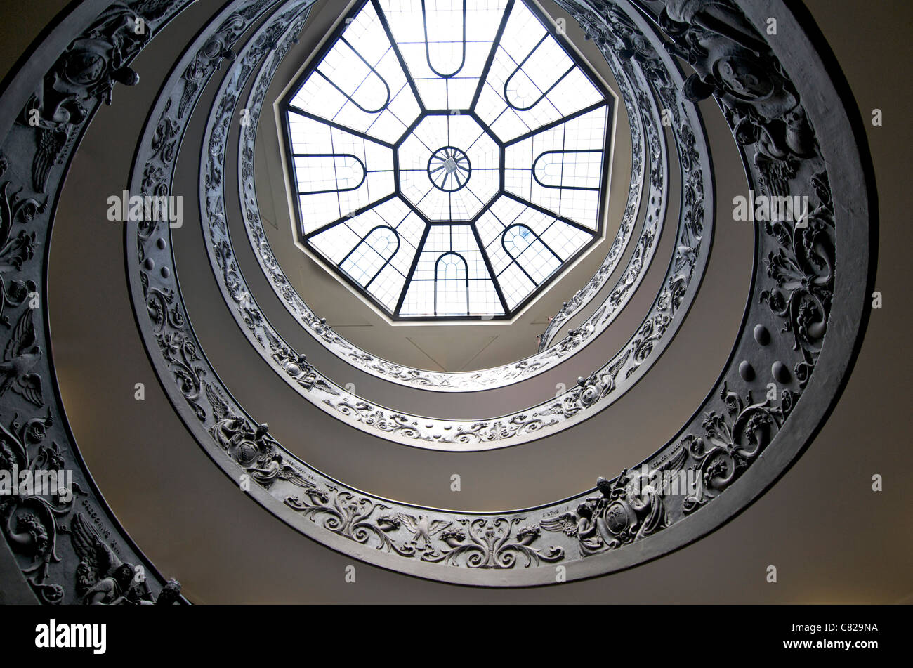 La scala a chiocciola in Musei Vaticani, Città del Vaticano, Roma, Lazio, l'Italia, Europa Foto Stock