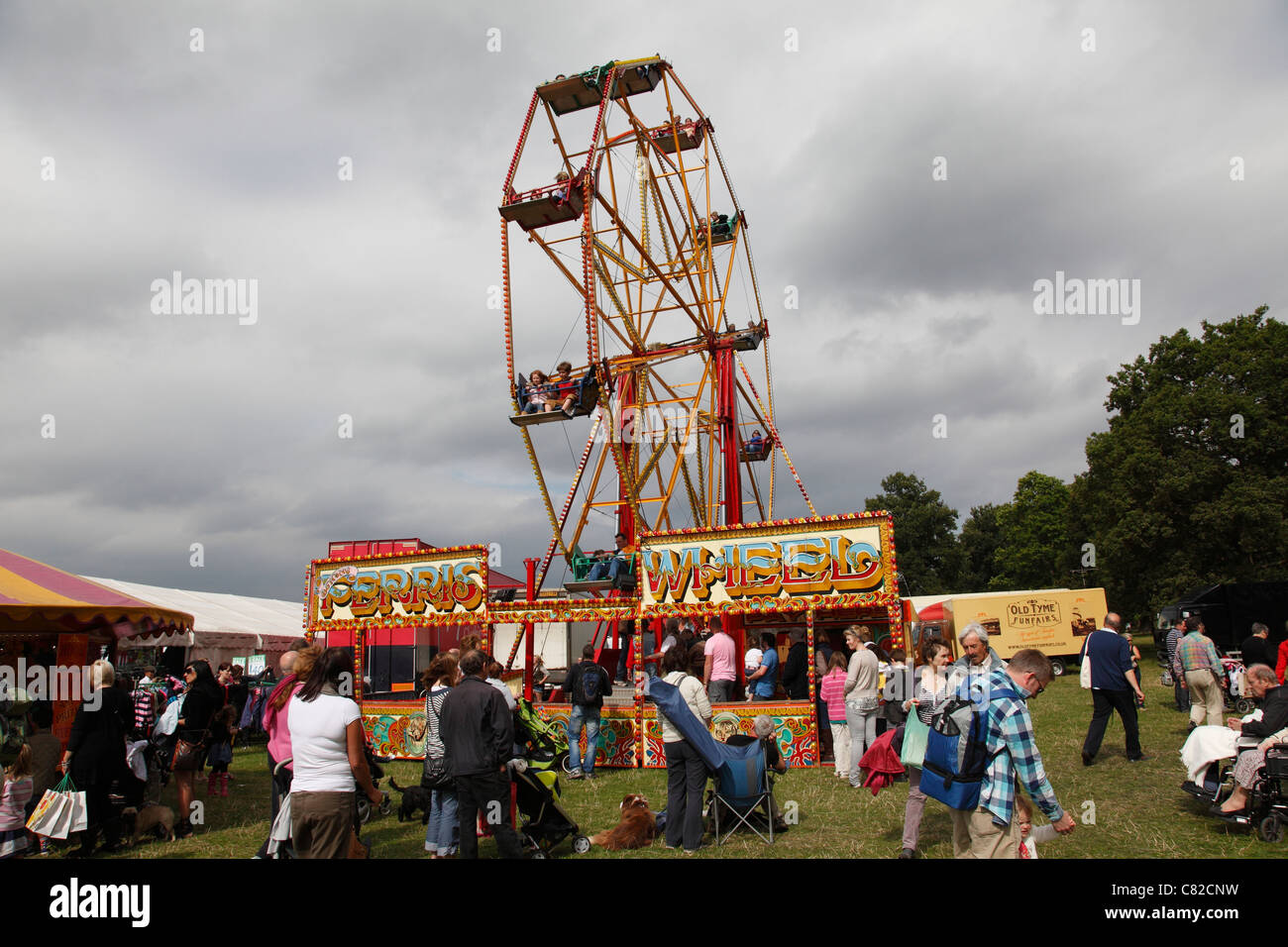 Una ruota panoramica in un luna park in U.K. Foto Stock