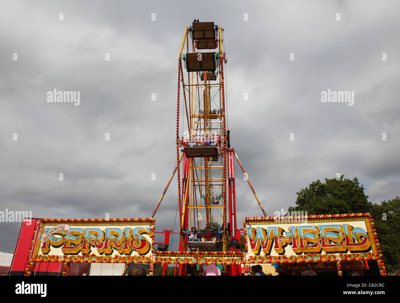 Una ruota panoramica in un luna park in U.K. Foto Stock