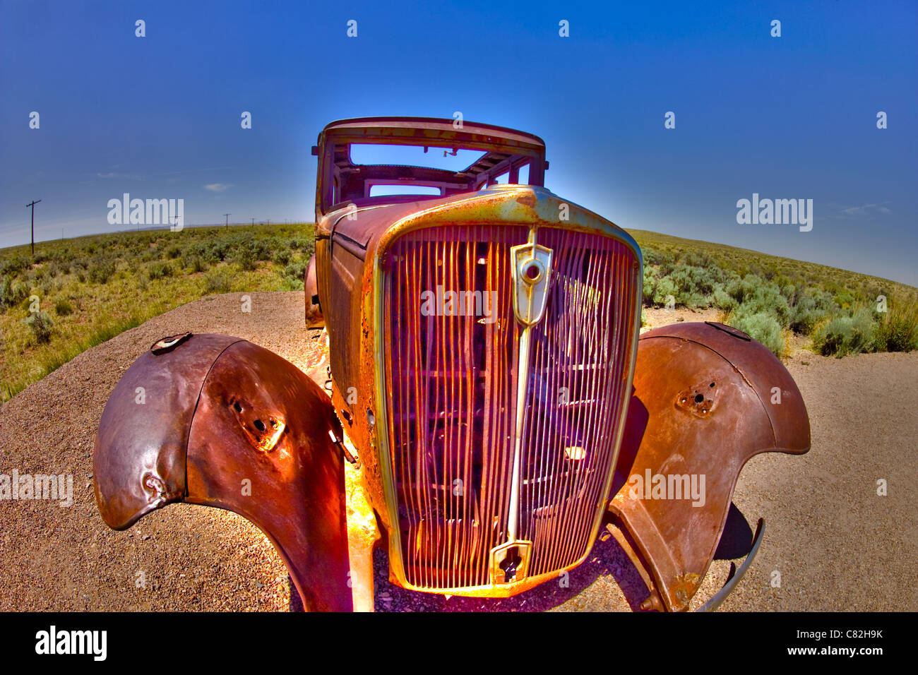 Un 1932 Studebaker, server come un monumento a chi ha guidato in California per sfuggire la vaschetta della polvere del 1930 NEGLI STATI UNITI. Foto Stock