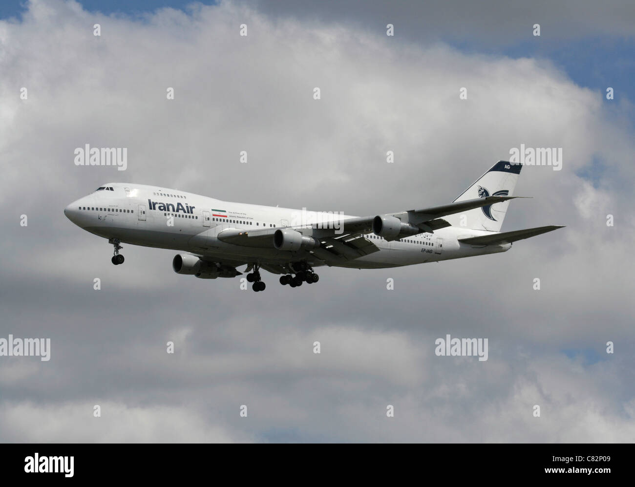 Iran Air Boeing 747-200 jumbo jet passeggeri aereo di linea su approccio Foto Stock