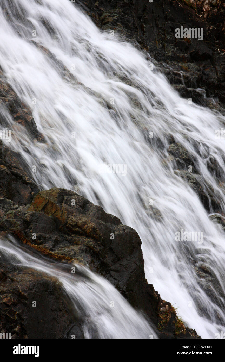 Sourmilk Gill cascata dettaglio, vicino a Grasmere, Parco Nazionale del Distretto dei Laghi, Cumbria, Inghilterra Foto Stock