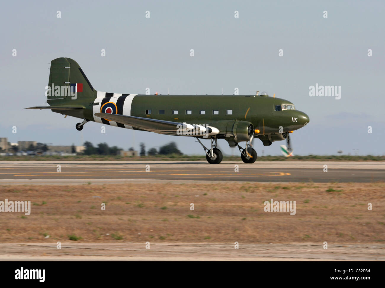 Douglas DC-3 Dakota della Royal Air Force Battle of Britain Memorial Flight tenendo spento Foto Stock