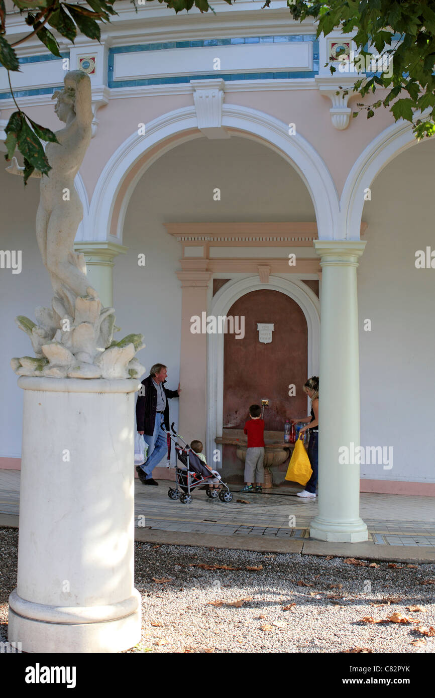 Évian-les-Bains, sul Lago di Ginevra in Alta Savoia dipartimento del Rhône-Alpes regione nel sud-est della Francia. Foto Stock
