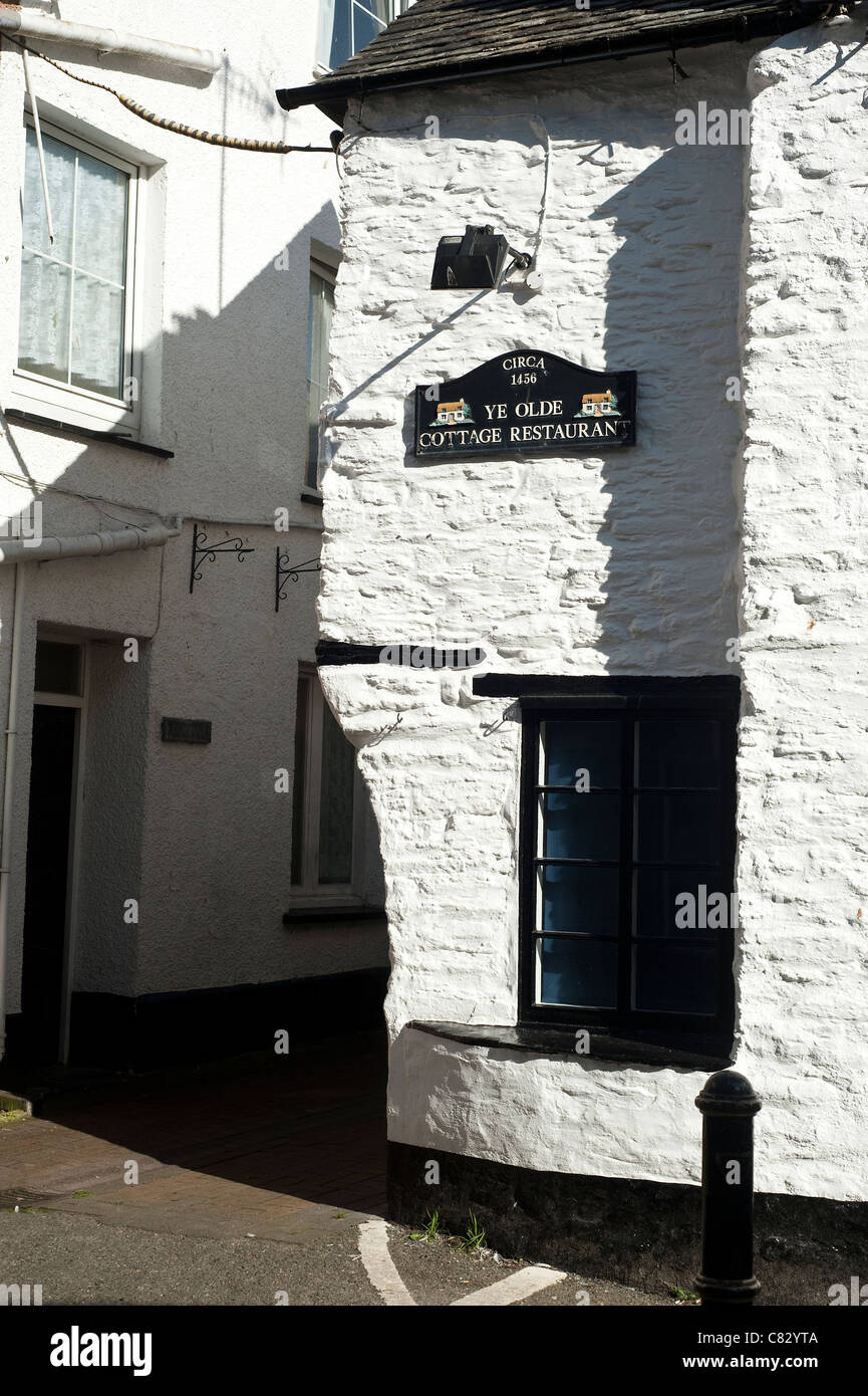 Looe, Cornwall, Regno Unito - storico cottage Foto Stock