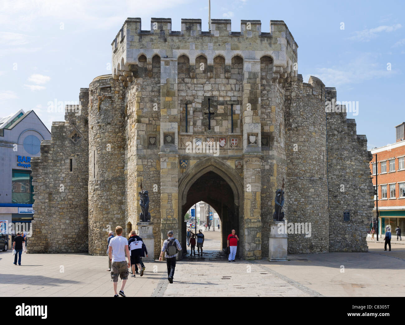 Il Bargate gateway medievale nel centro della città di Southampton, Hampshire, Inghilterra, Regno Unito Foto Stock