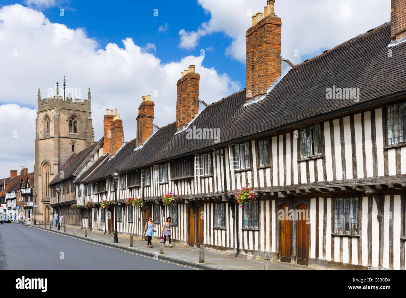 Case storiche lungo Church Street nella città vecchia, Stratford-upon-Avon, Warwickshire, Inghilterra, Regno Unito Foto Stock
