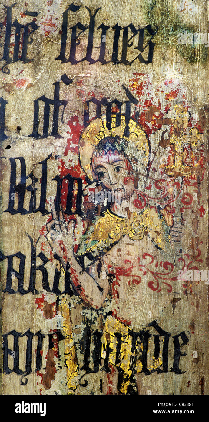 Binham Priory, Norfolk, rood schermo. Il Cristo risorto, l Uomo dei dolori, sovrastampato con il testo da Cranmer Bibbia della riforma Foto Stock