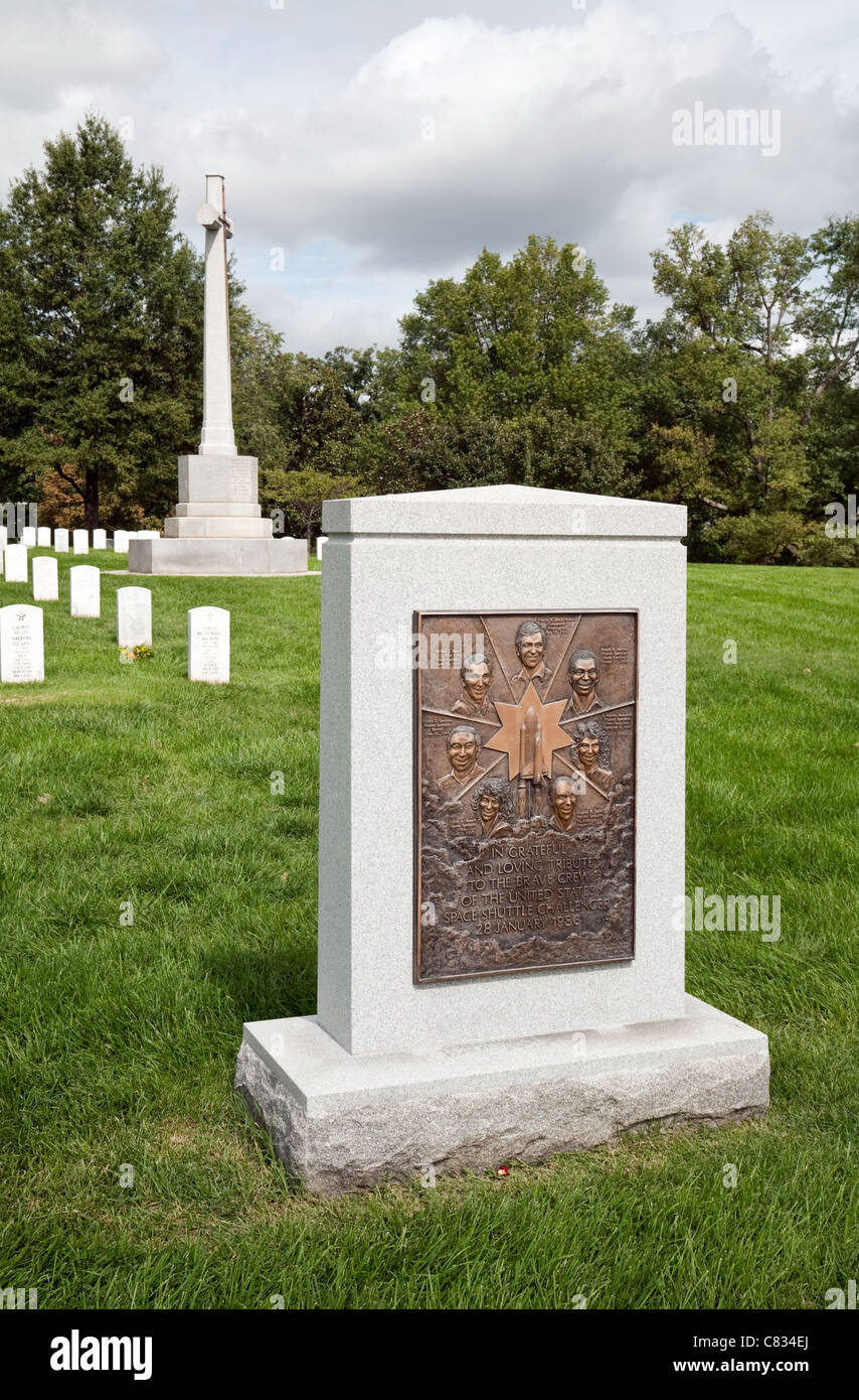 Memoriale per l'equipaggio dello Space Shuttle Challenger, il Cimitero di Arlington, Washington DC, Stati Uniti d'America Foto Stock