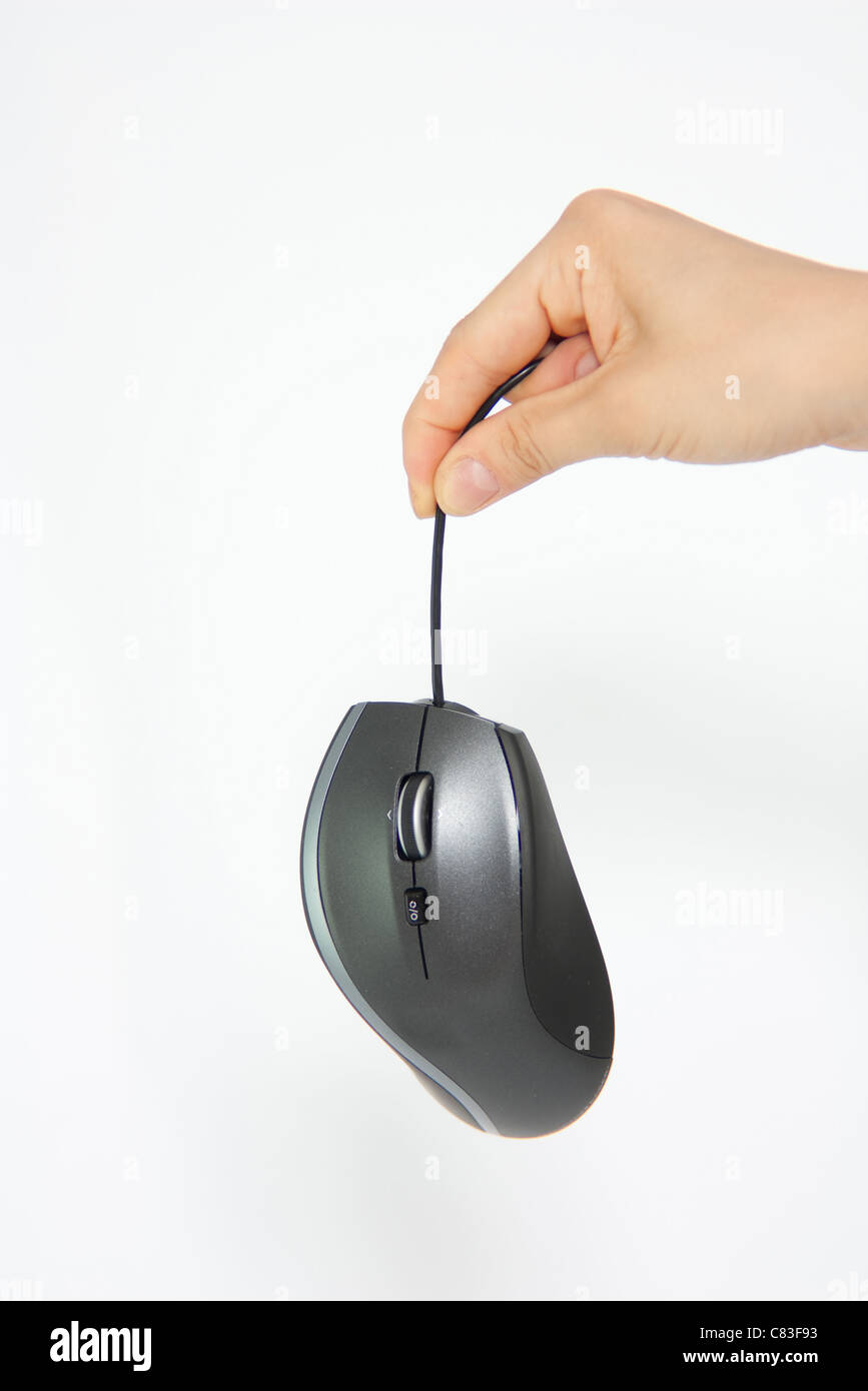 Mano con il mouse del computer. Isolato su sfondo bianco Foto Stock