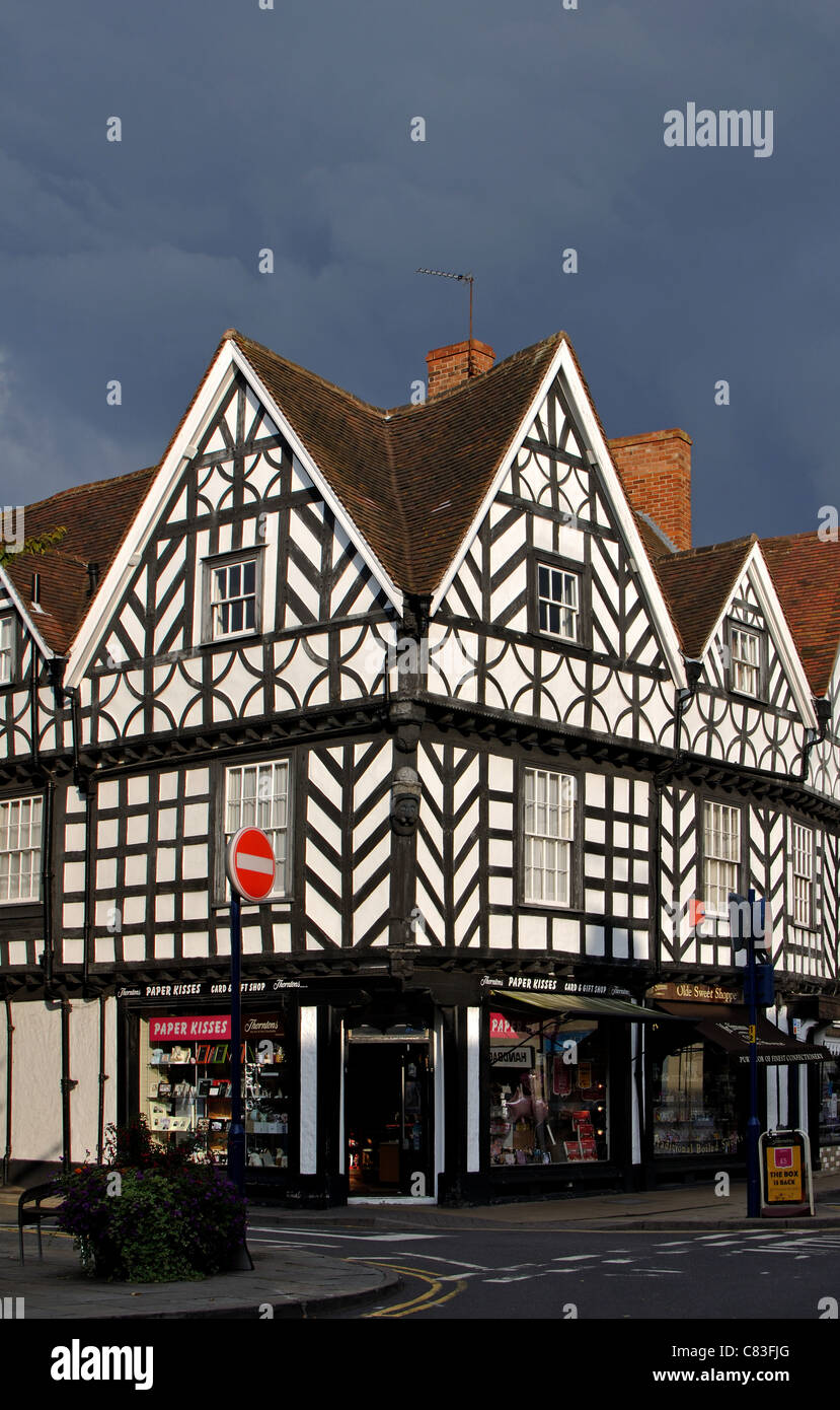 A struttura mista in legno e muratura edificio, Warwick Town Center, Warwickshire, Inghilterra, Regno Unito Foto Stock