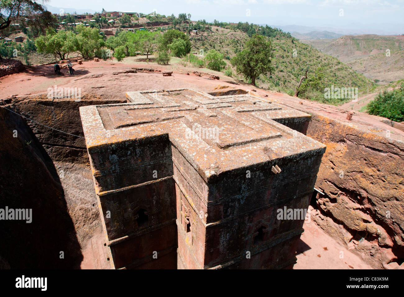 Vista del rock-conci di chiesa Bet Giyorgis in Lalibela, l'Etiopia settentrionale, Africa. Foto Stock