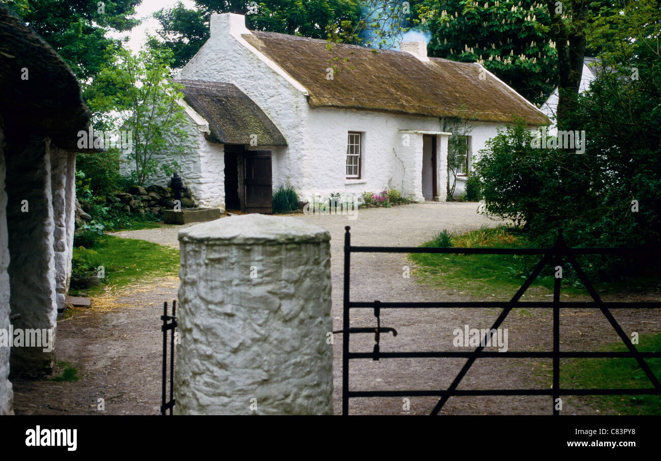 Il Padre Mallon ha Homestead all'Ulster American Folk Park vicino a Omagh Irlanda del Nord Foto Stock