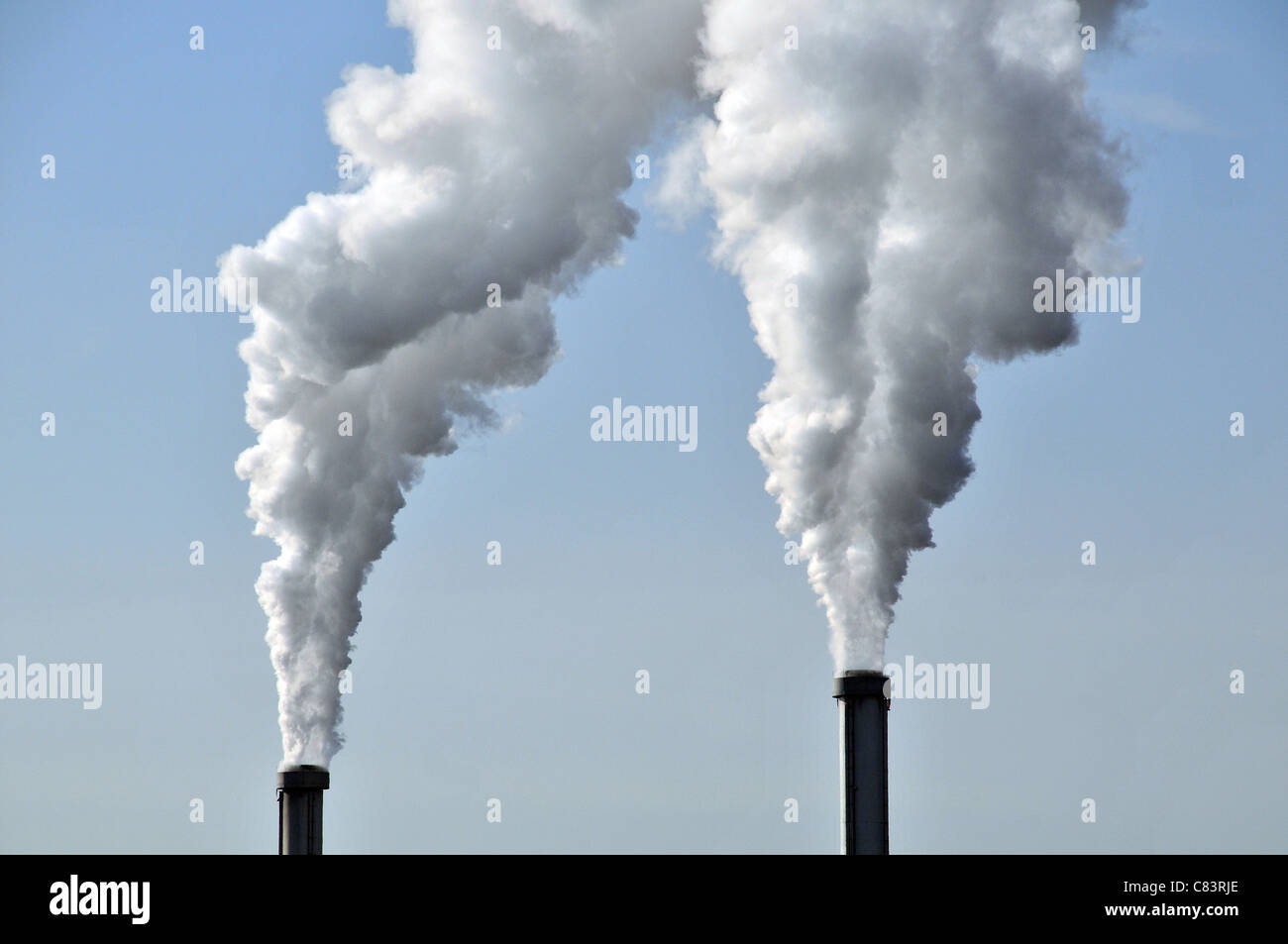 Inquinamento atmosferico camino Parigi Francia Foto Stock